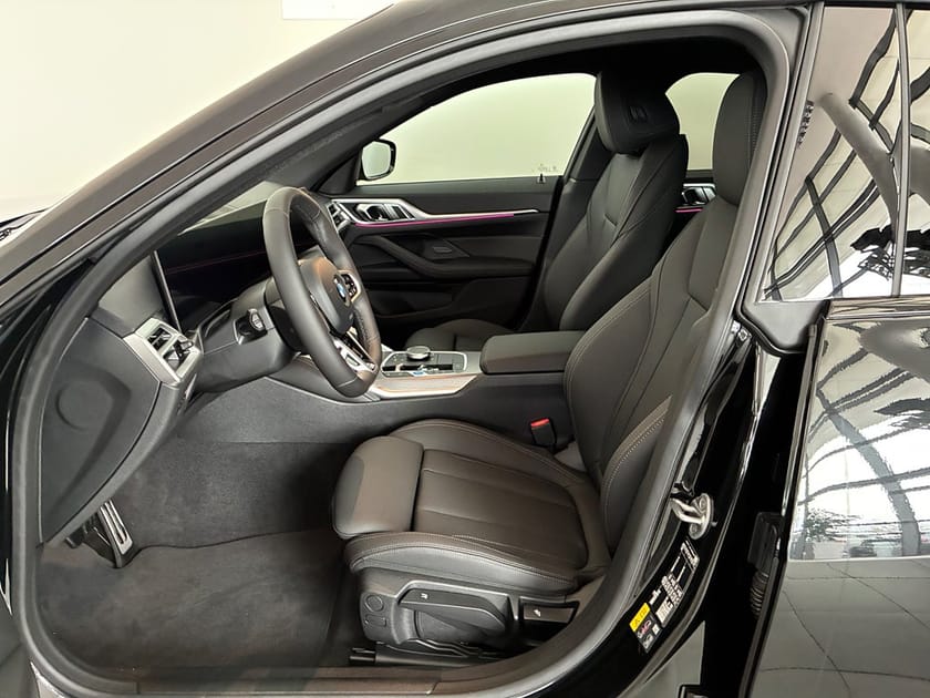Bild 5 av BMW i4 eDrive40 Gran Coupé M Sport Drag 18" Rattvärme Adaptiv Farth.