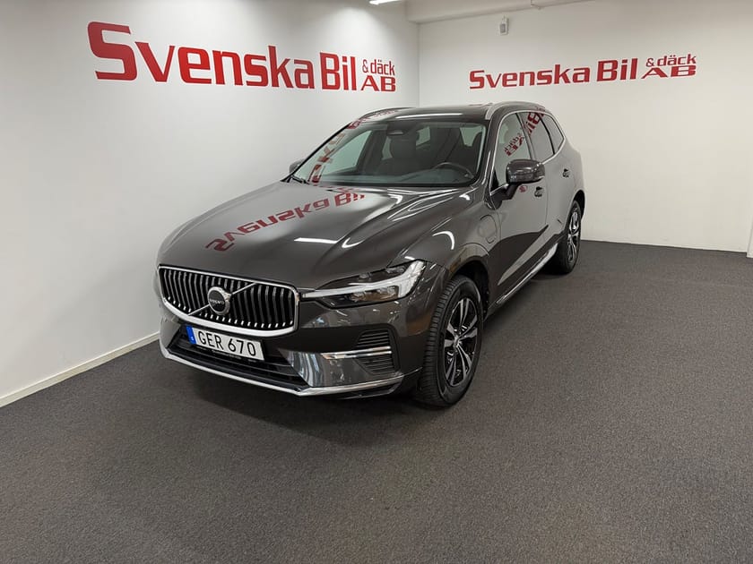 Bild 1 av Volvo XC60 LADDHYBRID T6 AWD Core Edition H/K Drag Pano 2,99%Ränta