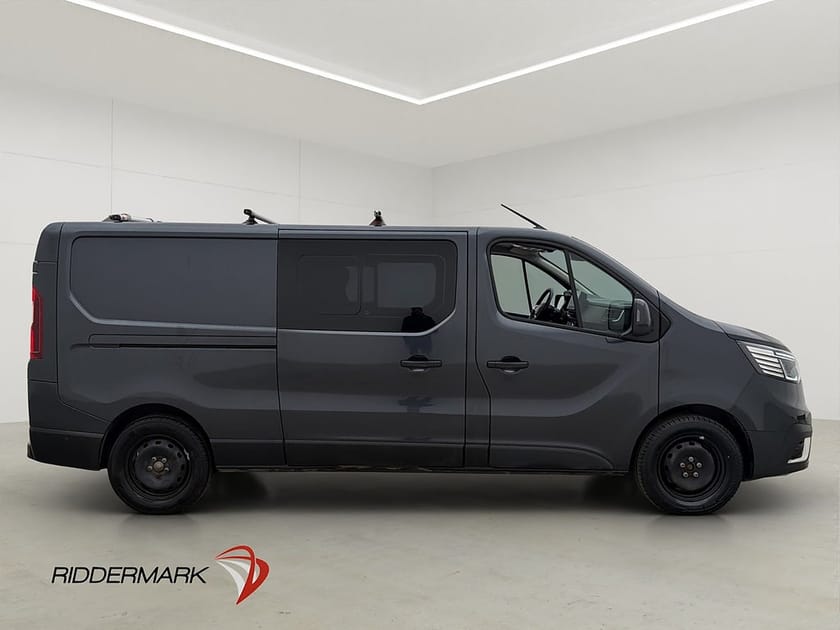 Bild 2 av Renault Trafic Skåpbil Dubbelhytt L2 Värm Drag B-Kamera CARPLAY Moms
