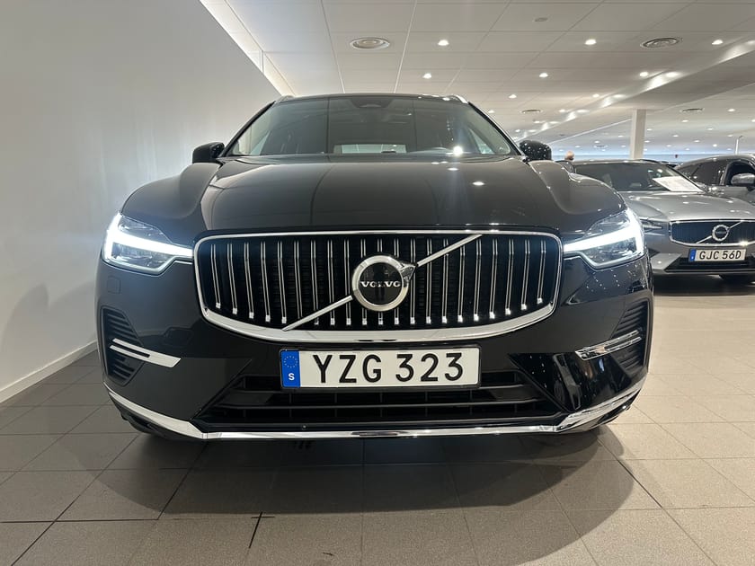 Bild 2 av Volvo XC60 Recharge T6 Core Edition / Dragkrok / Panoramatak / Backkamera/