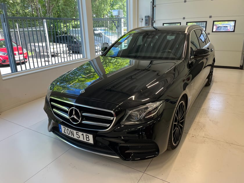 Bild 2 av Mercedes-Benz E 220 T d Aut AMG-Line