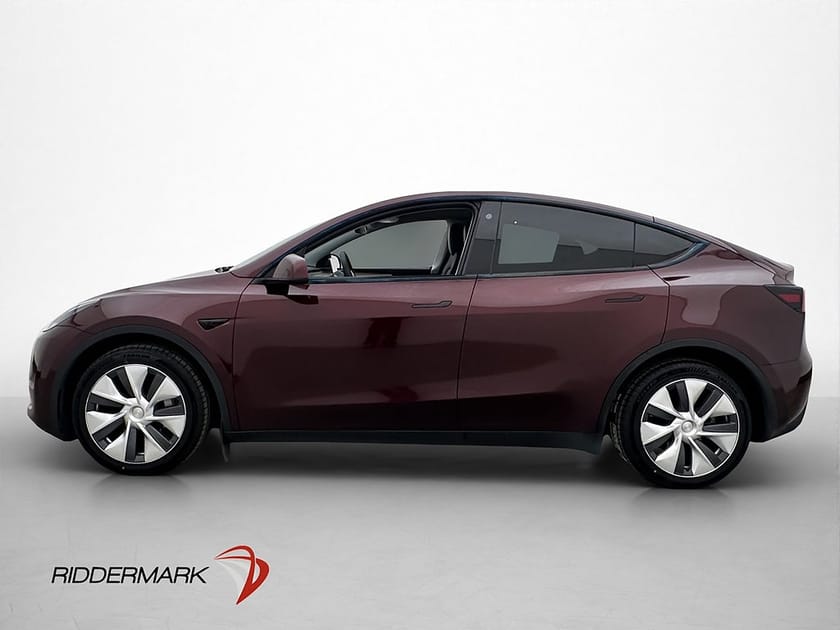 Bild 5 av Tesla Model Y Long Range AWD Svensksåld Panorama MOMS Drag