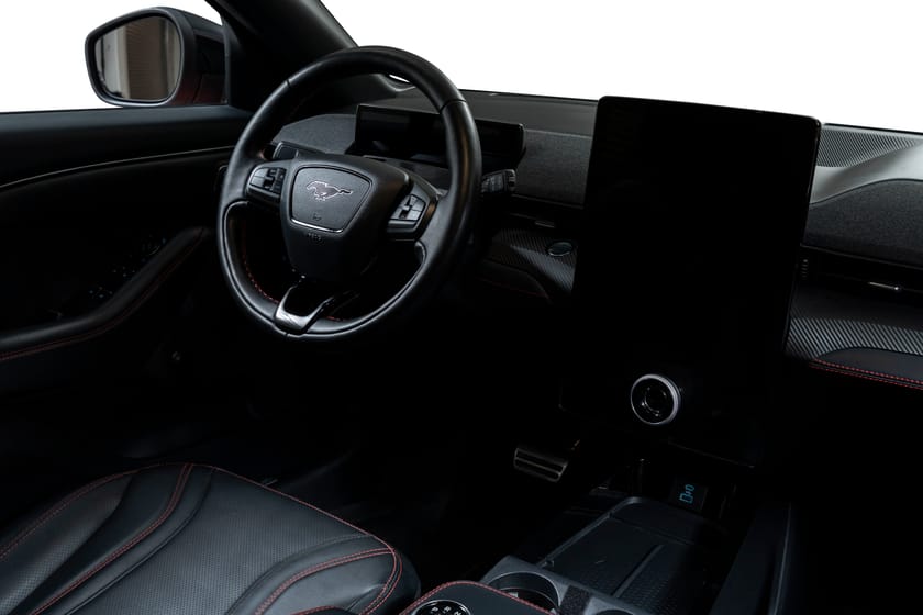 Bilde 2 av Ford Mustang Mach-E Long Range AWD 371hk SUV LR | B&O | Panorama | Matrix ++