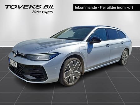 Volkswagen Passat Variant eHybrid R-line Signature 272hk Skinn/Drag/Värmare