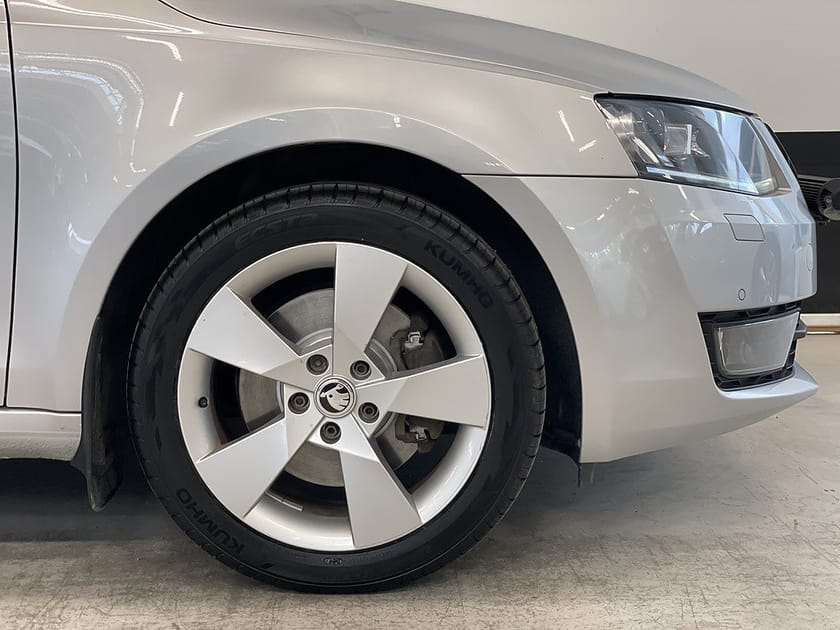 Bild 5 av Škoda Octavia Kombi Skoda 1.8 TSI 180hk Drag Värmare Gps Canton