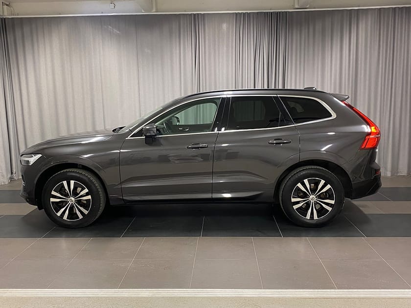 Bild 2 av Volvo XC60 B4 AWD Momentum Advanced Edition II Drag