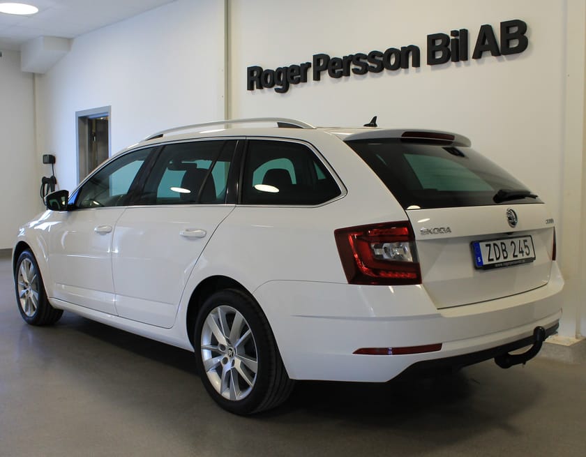 Bild 3 av Škoda Octavia Kombi 150 HK DSG |Drag|Väramre|Kamera|