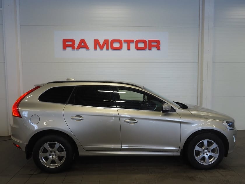 Bild 5 av Volvo XC60 D4 Geartronic 190hk Classic Momentum Navi D-Värm M-Värm