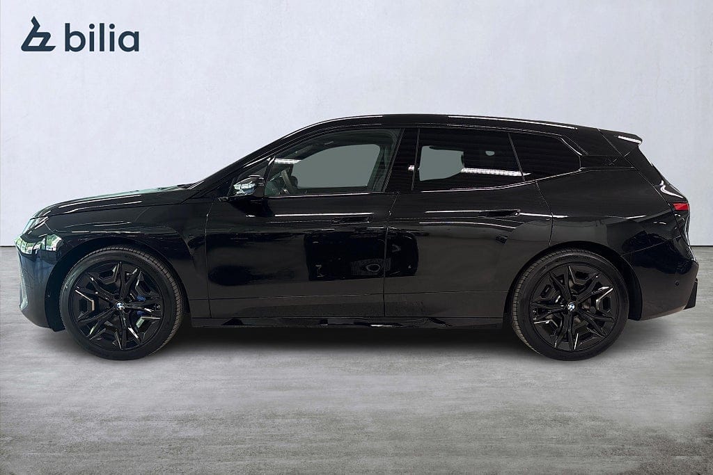 BMW iX xDrive60, 544hk, 2026