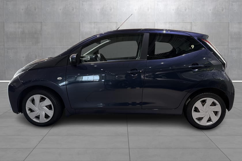 Bilde 2 av Toyota Aygo 5-dørs 1.0 Bensin Manuell 5 gir x-play