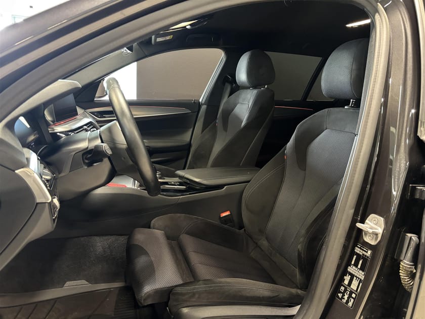 Bild 4 av BMW 520d xDrive Touring M Sport Drag Värmare HiFi Navigation