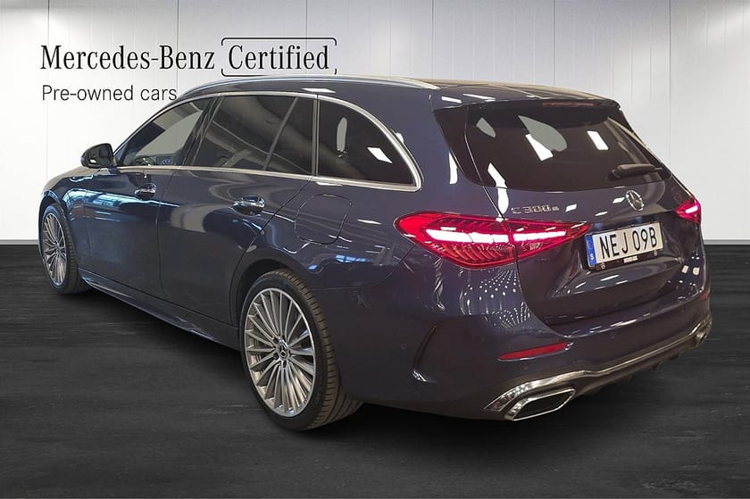 Bild 4 av Mercedes-Benz C 300 T e AMG Drag Panorama Minnesstolar Keyless Rattvärme