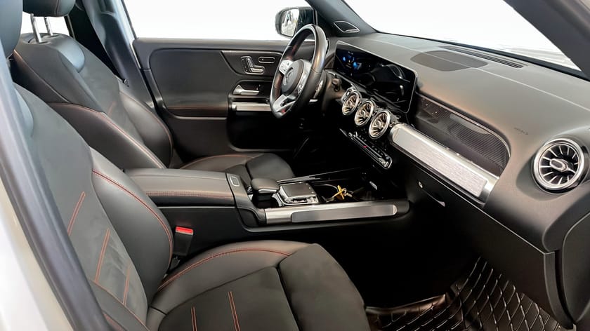 Bild 3 av Mercedes-Benz GLB 250 4MATIC AMG-Line / 360° / Pano / Drag