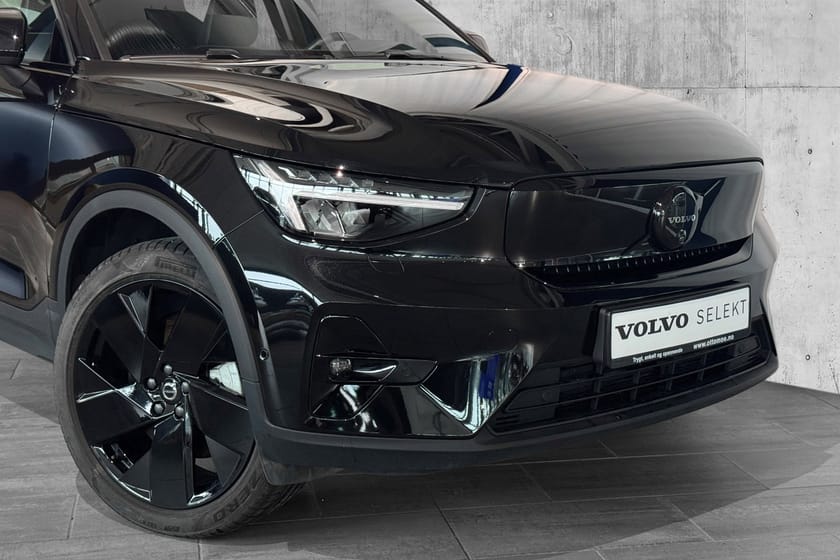 Bilde 2 av Volvo EX40 Single Motor Extended Range Singel Ultra 252hk Black Edition | H&K lyd |