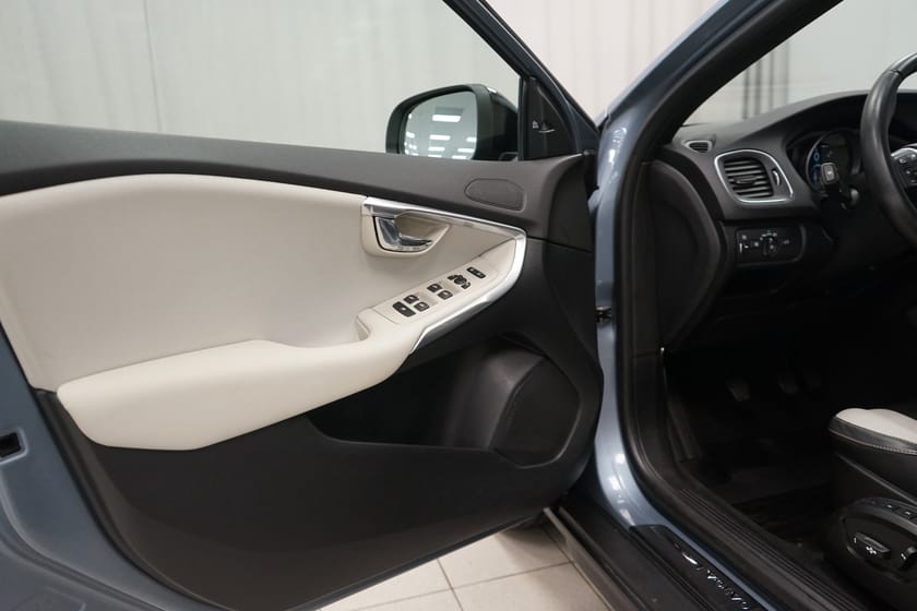 Bild 5 av Volvo V40 Cross Country D3 Adv Edition | Adaptiv farthållare | BLIS | Drag |