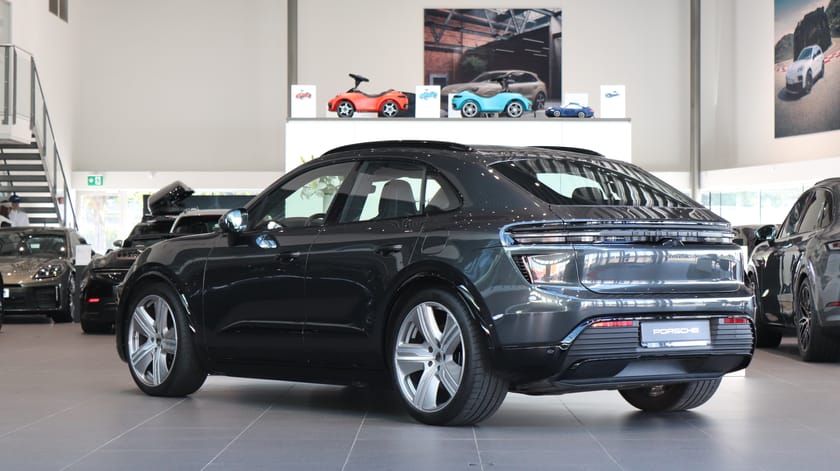 Bild 2 av Porsche Macan Turbo Electric 
