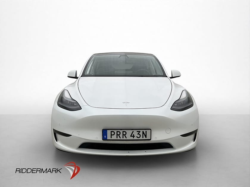 Bild 3 av Tesla Model Y Long Range AWD Autopilot Panorama Svensksåld