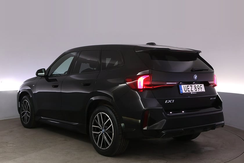 Bild 4 av BMW iX1 xDrive30 M-Sport Drag Läder BLIS Kamera Navi DAP