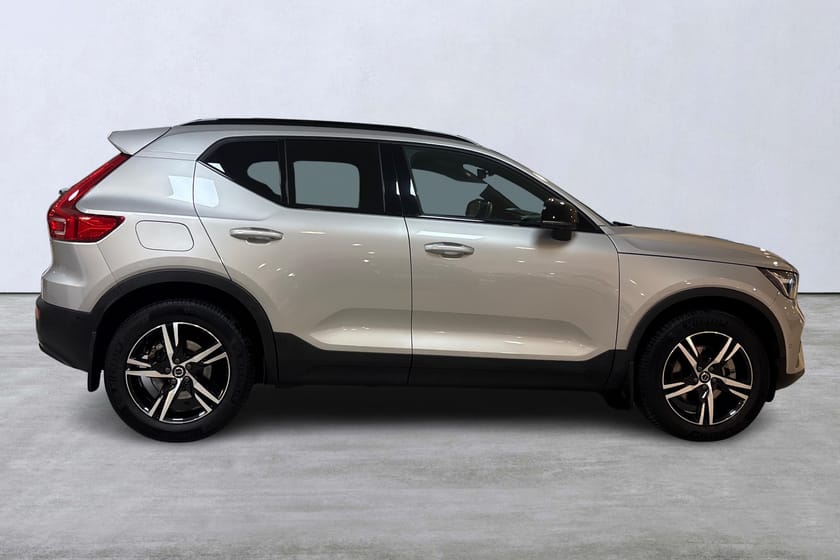 Bild 3 av Volvo XC40 B3 FWD Bensin Plus Dark