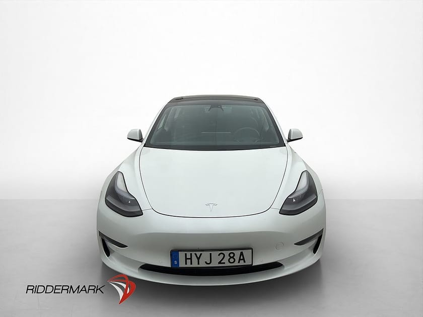 Bild 3 av Tesla Model 3 Long Range AWD Värmepump Autopilot En-brukare