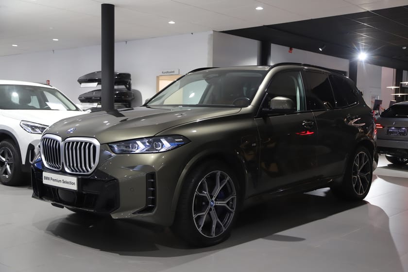 Bild 1 av BMW X5 xDrive50e - Bowers / Individual / Luftfjädring / Innovation
