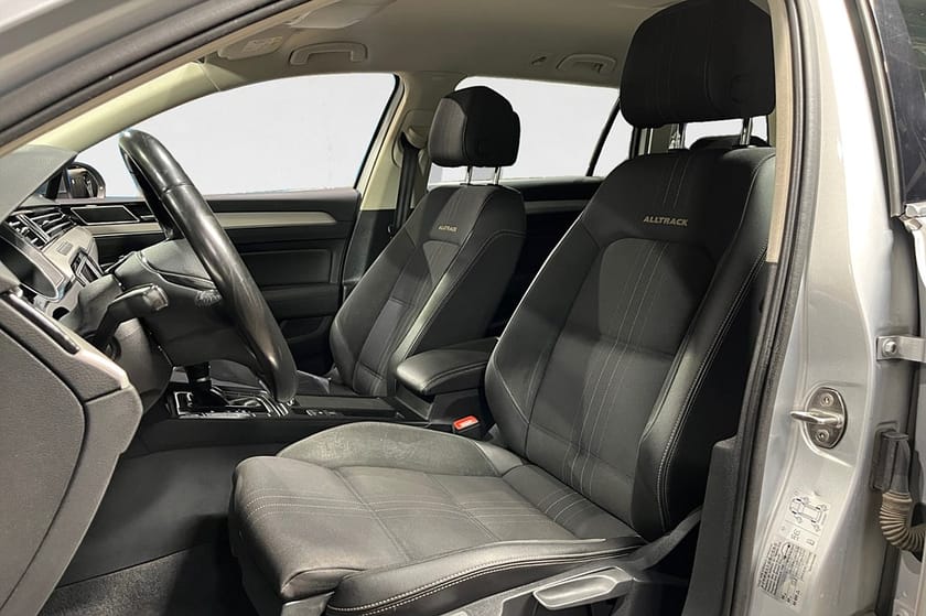Bild 3 av Volkswagen Passat Alltrack 2.0 TDI 190 HK DSG 4M DRAG D-VÄRM LEDRAMP KAMREM BYTT