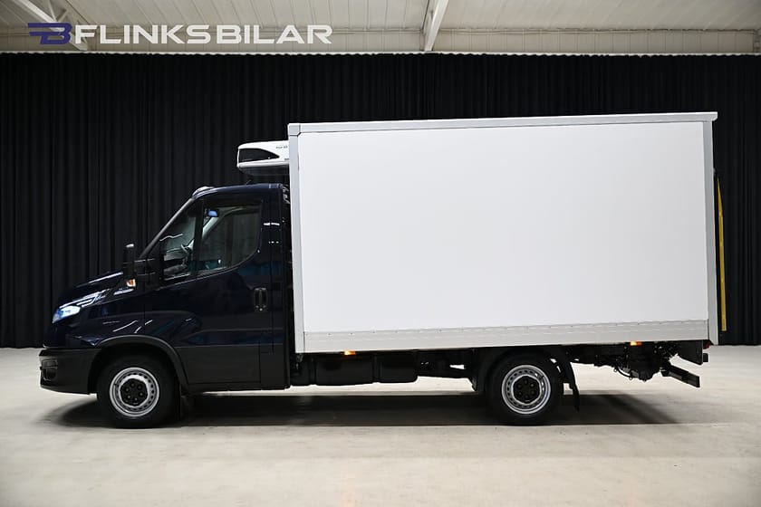Bild 2 av Iveco Daily 35-140 Chassi Cab 136HK Automat|Volymskåp|Bakgavellyft|Kylbil|Nattkyla