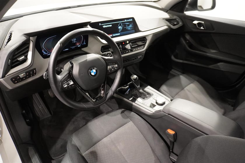 Bild 2 av BMW 118i Advantage Navi PDC LED