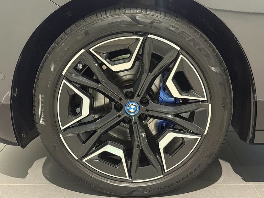 Bild 5 av BMW iX xDrive50 Sportpkt Panorama Adpt Farth H/K Cfrt Access