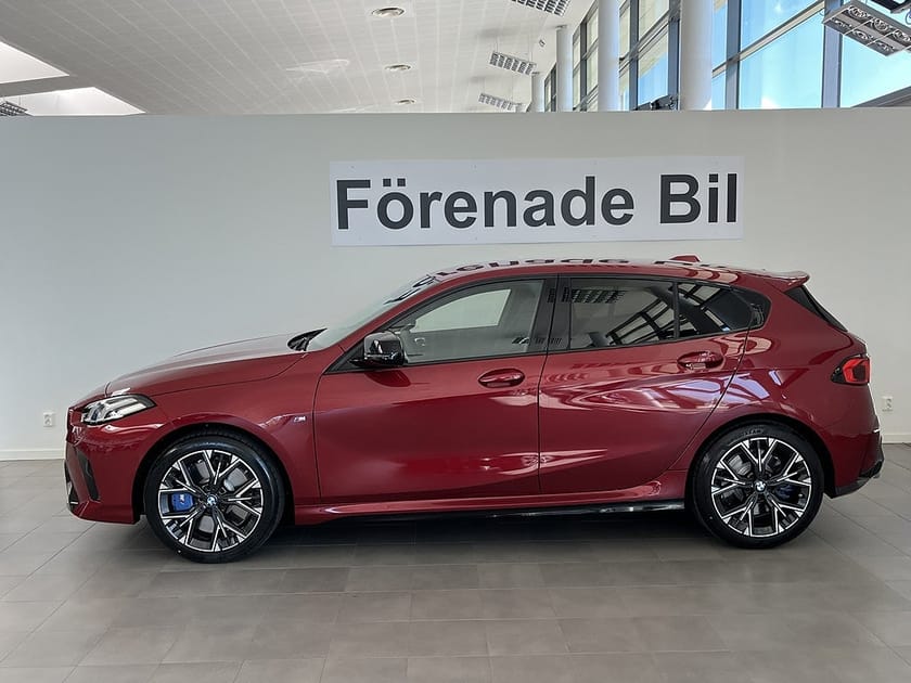 Bild 3 av BMW M135 xDrive M135i fr. 3995 kr/mån H/K 18" Rattvärme Sportstolar