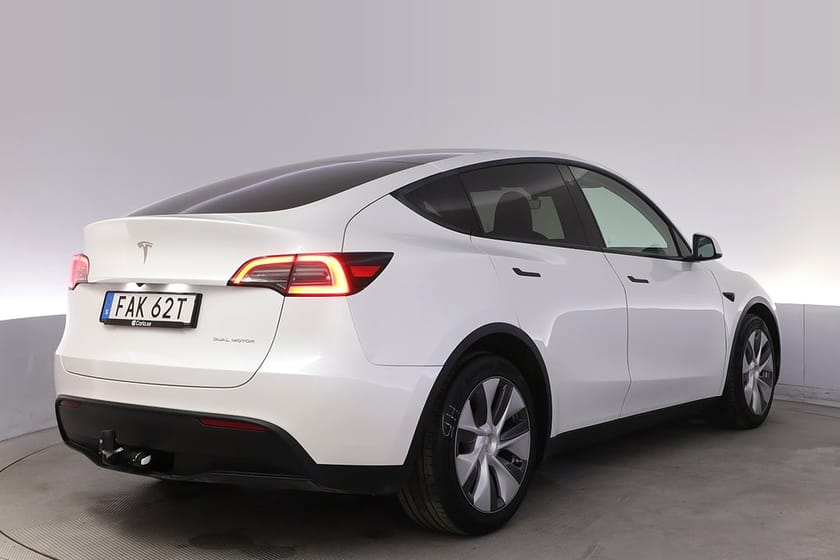 Bild 5 av Tesla Model Y Long Range AWD Autopilot Pano Drag