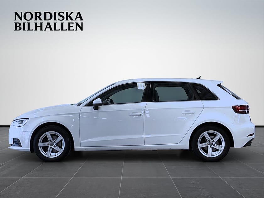 Bild 4 av Audi A3 Sportback 35 TFSI S Tronic Proline Drag Bluetooth