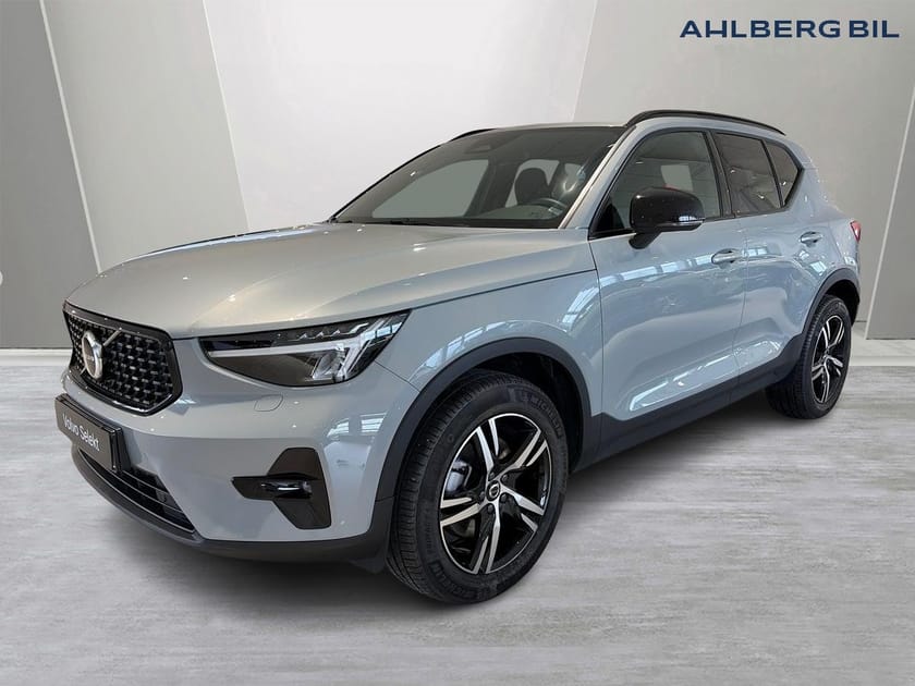 Bild 5 av Volvo XC40 B3 FWD Bensin Plus Dark, Klimatpaket, Förarstödpaket, Dragkrok Halvautomatisk, Parkeringskamera Bak, Google Maps