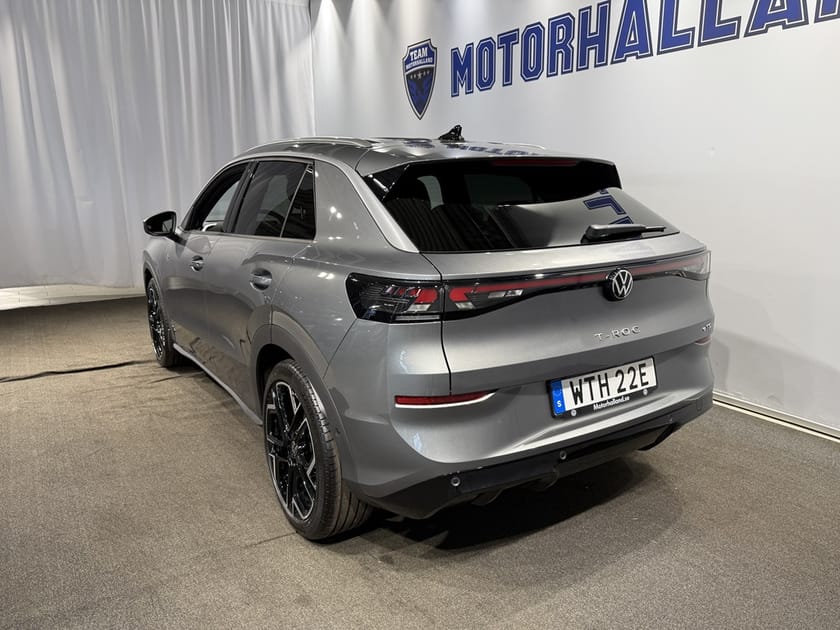 Bild 4 av Volkswagen T-Roc R-LINE eTSI 150HK / DRAG / BACKKAMERA