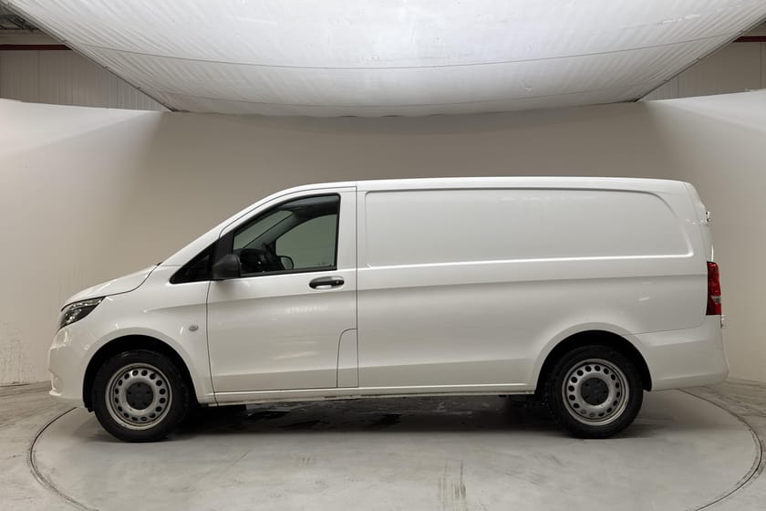 Bild 2 av Mercedes-Benz Vito 116 CDI 4x4 2.8t 4MATIC W640 (163hk)