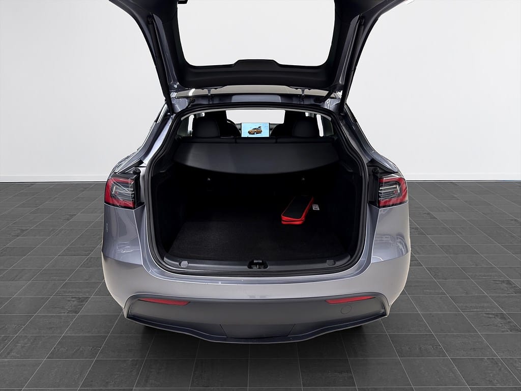 Tesla Model Y Long Range AWD, 514ps, 2024