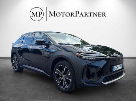Toyota bZ4X 71.4 kWh AWD Executive 360 Kamera JBL Solcellstak MOMS