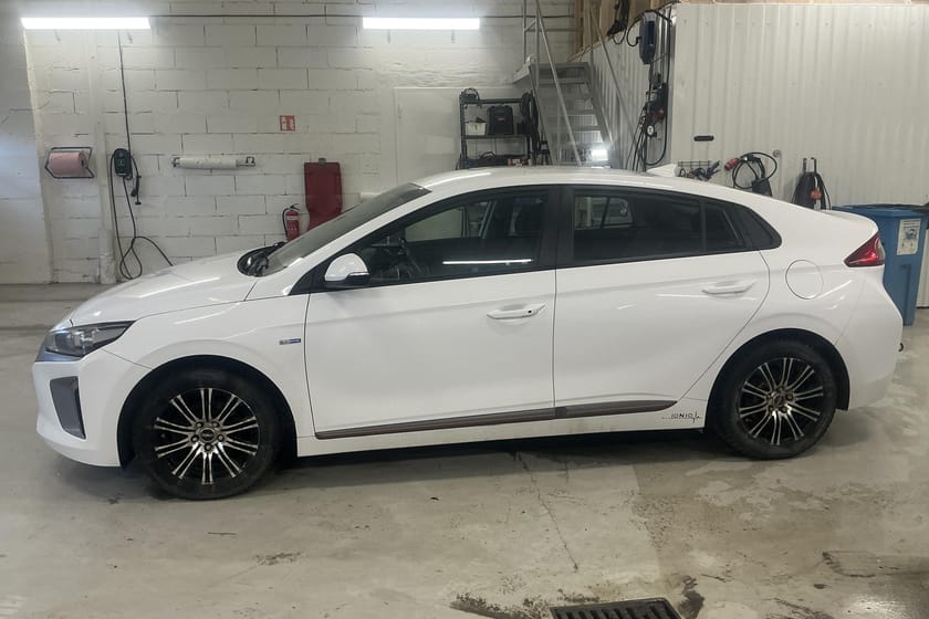 Bild 3 av Hyundai Ioniq Electric (120hk) Reparationsobjekt