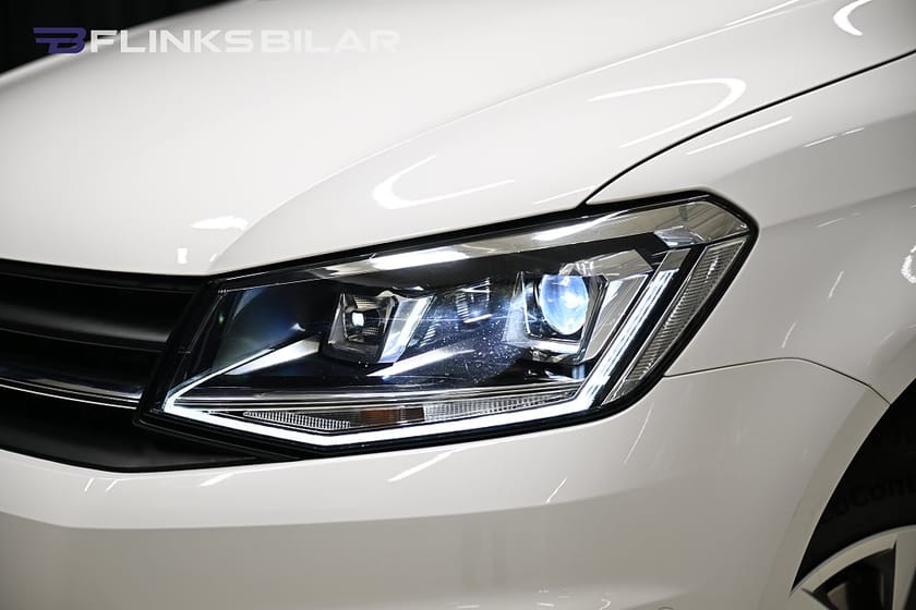 Bild 2 av Volkswagen Caddy Van DSG 102HK Nedlackad|LED|Inredd|Girafflucka|Moms|SeUtr!