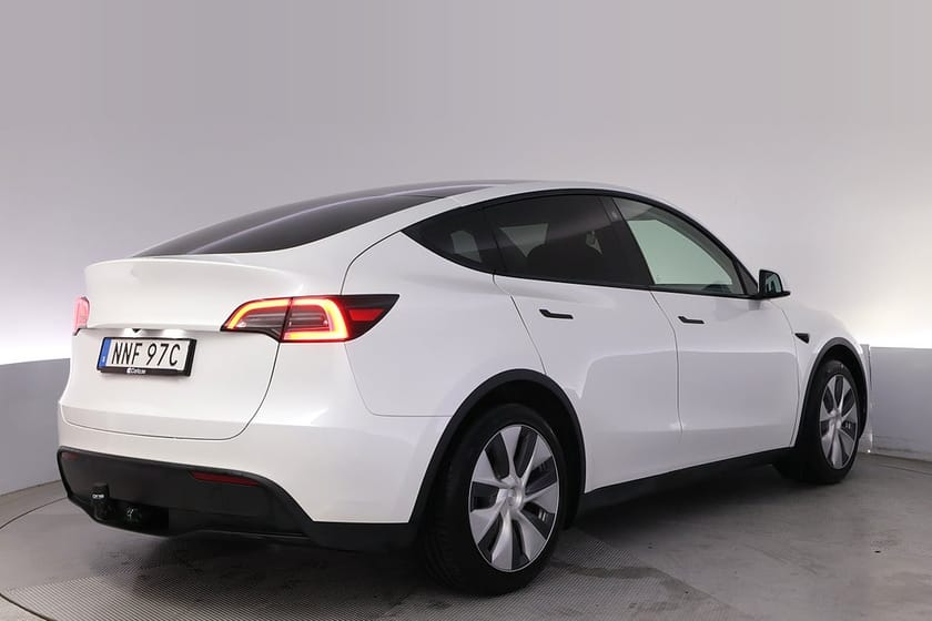 Bild 5 av Tesla Model Y Standard Range RWD Autopilot Panorama Drag
