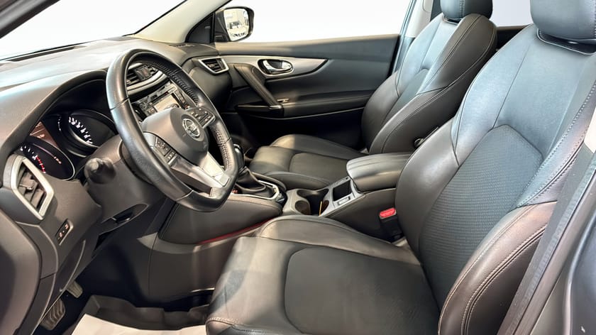 Bild 5 av Nissan Qashqai 1,6 dci 130 hk automat Tekna Design Pack Glastak