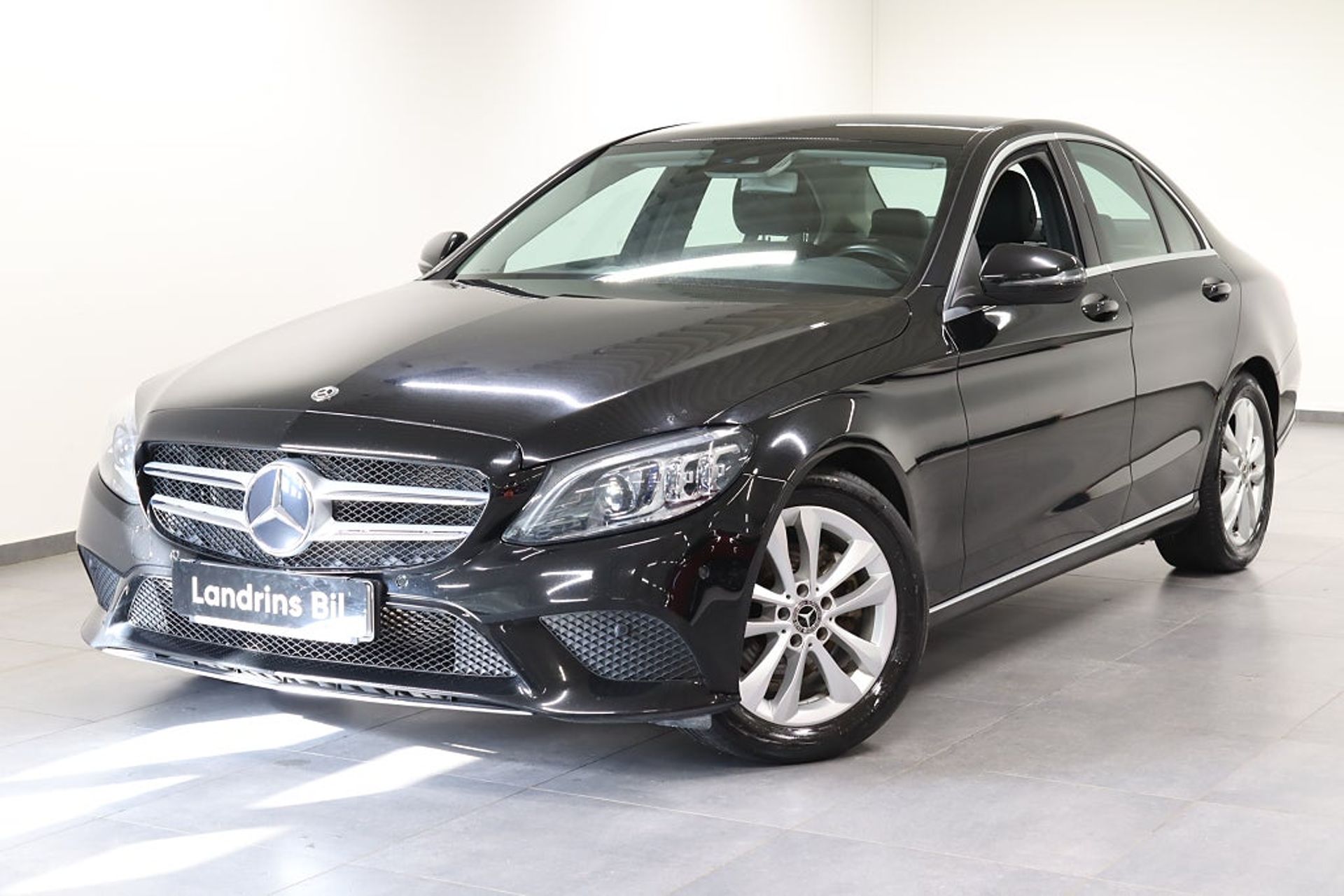 Mercedes-Benz C200