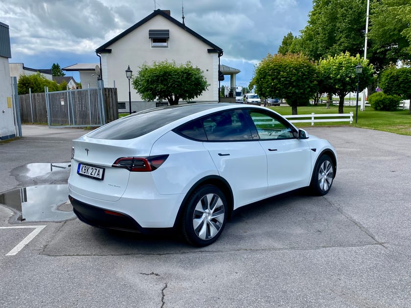 Bild 3 av Tesla Model Y Long Range AWD - Drag, Panorama, Vhjul