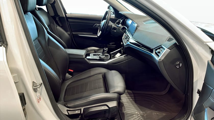 Bild 3 av BMW 330e xDrive Touring Drag,rattvärme,hifi