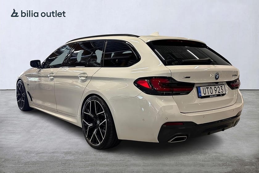 Bild 3 av BMW 530e xDrive Touring Steptronic M Sport / Dragkrok / Navi