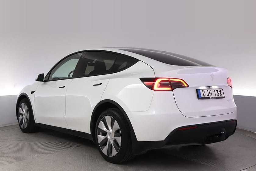 Bild 4 av Tesla Model Y Long Range AWD Autopilot Panorama Drag