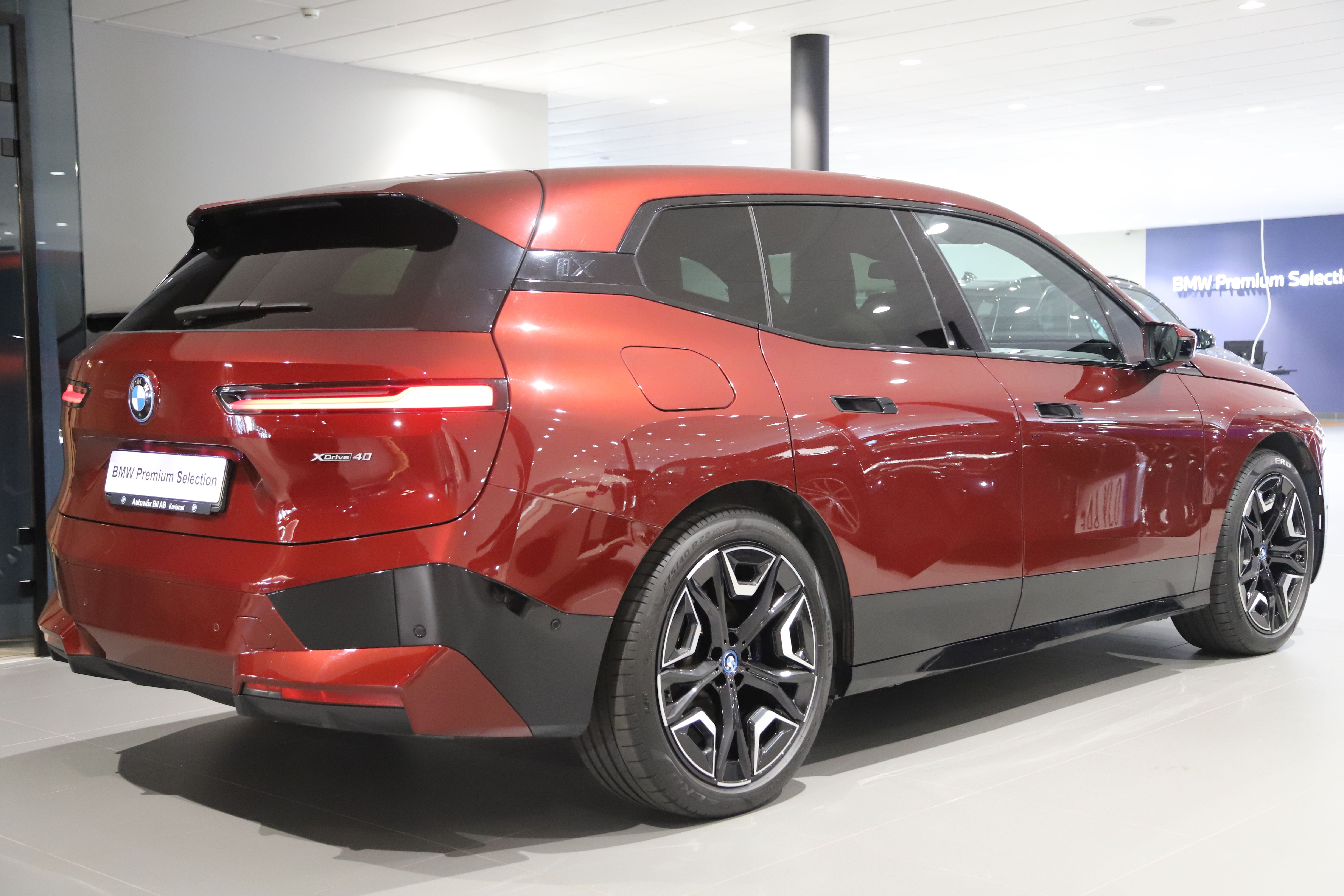 BMW iX xDrive40, 326ps, 2023