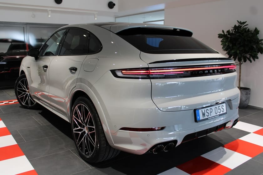 Bild 2 av Porsche Cayenne E-Hybrid Coupé BLACK EDITI