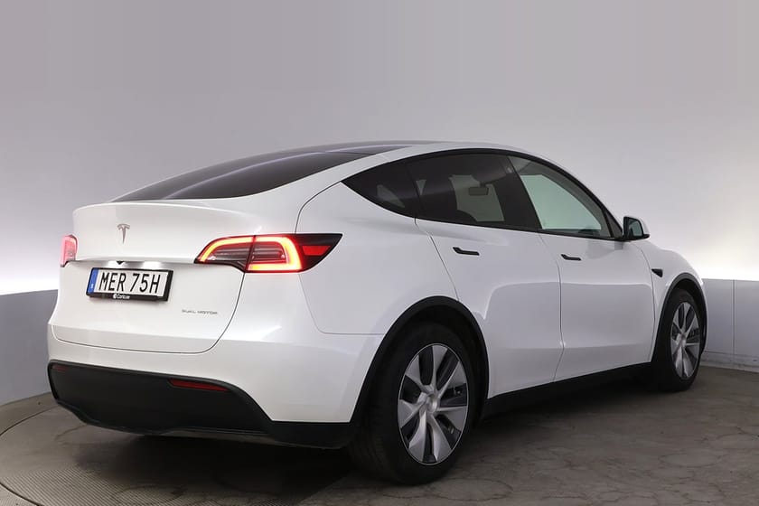 Bild 5 av Tesla Model Y Long Range AWD Autopilot Panorama Drag V-hjul