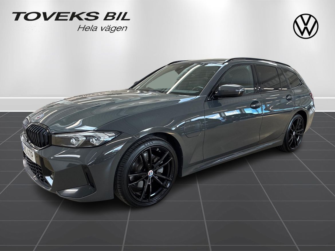 BMW 330e xDrive Touring